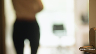 За прибавку к зарплате три красотки согласились на групповой секс с боссом